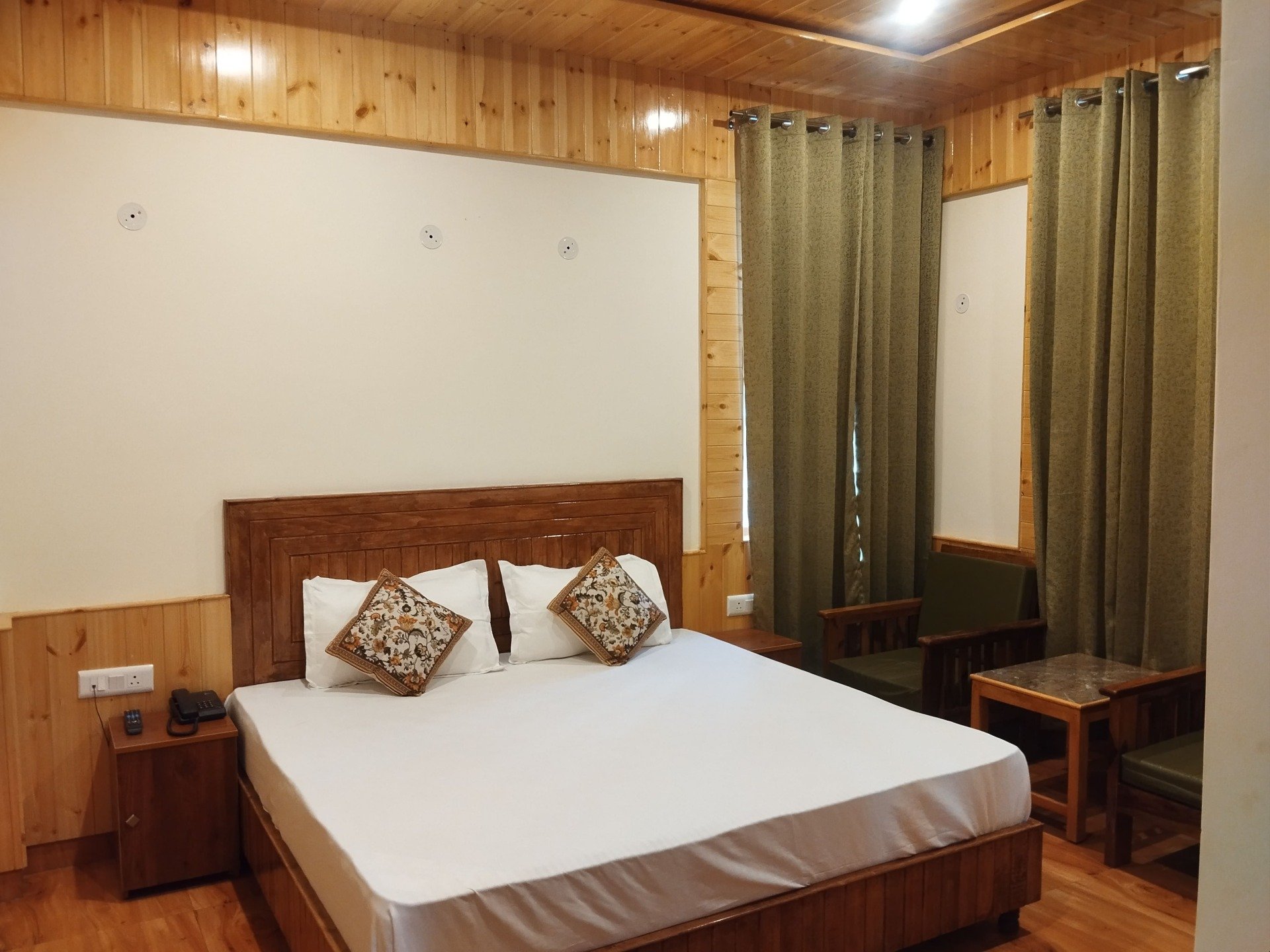Deluxe Suite
