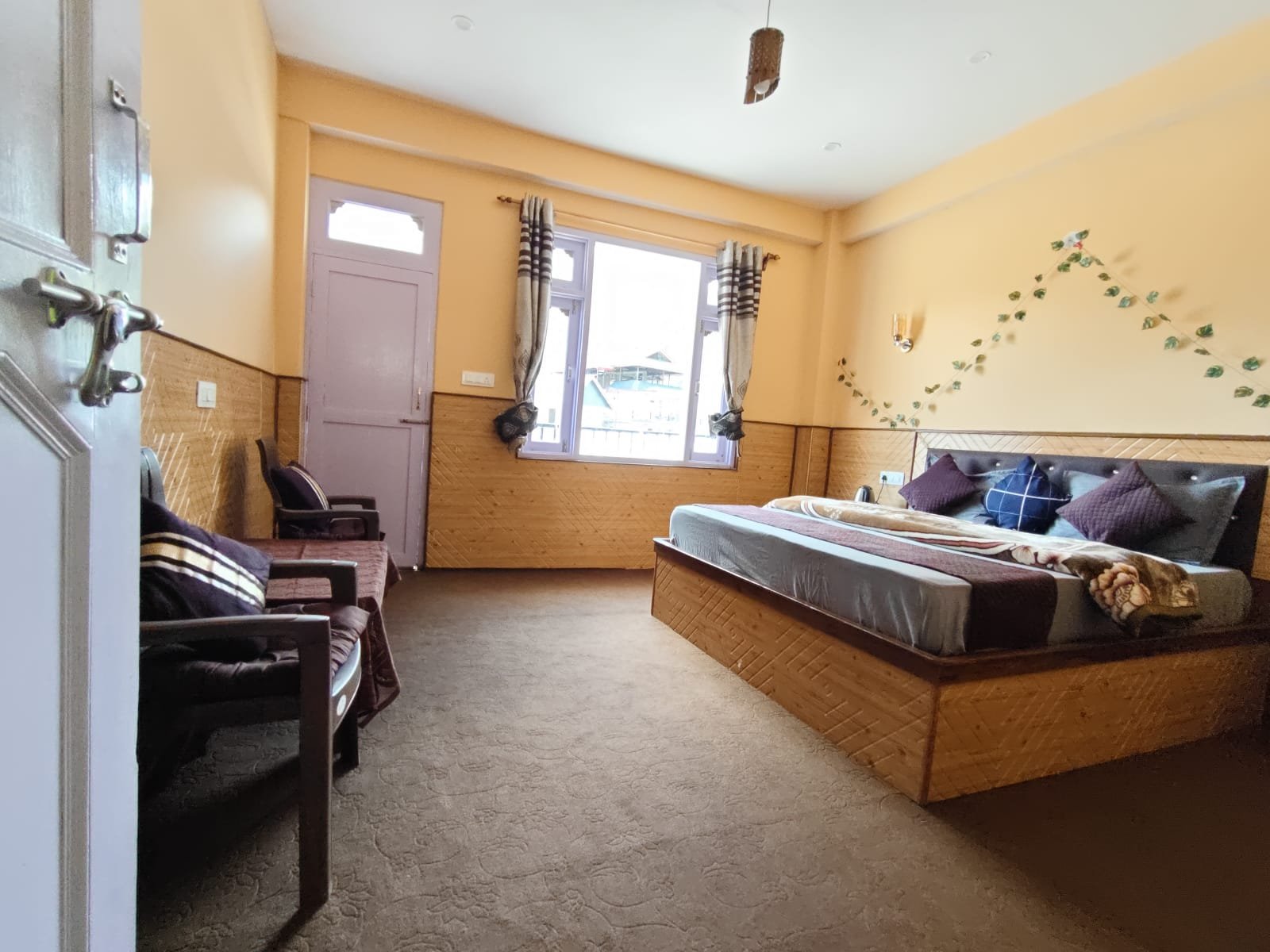 Madhurvi Bakers & Homestay