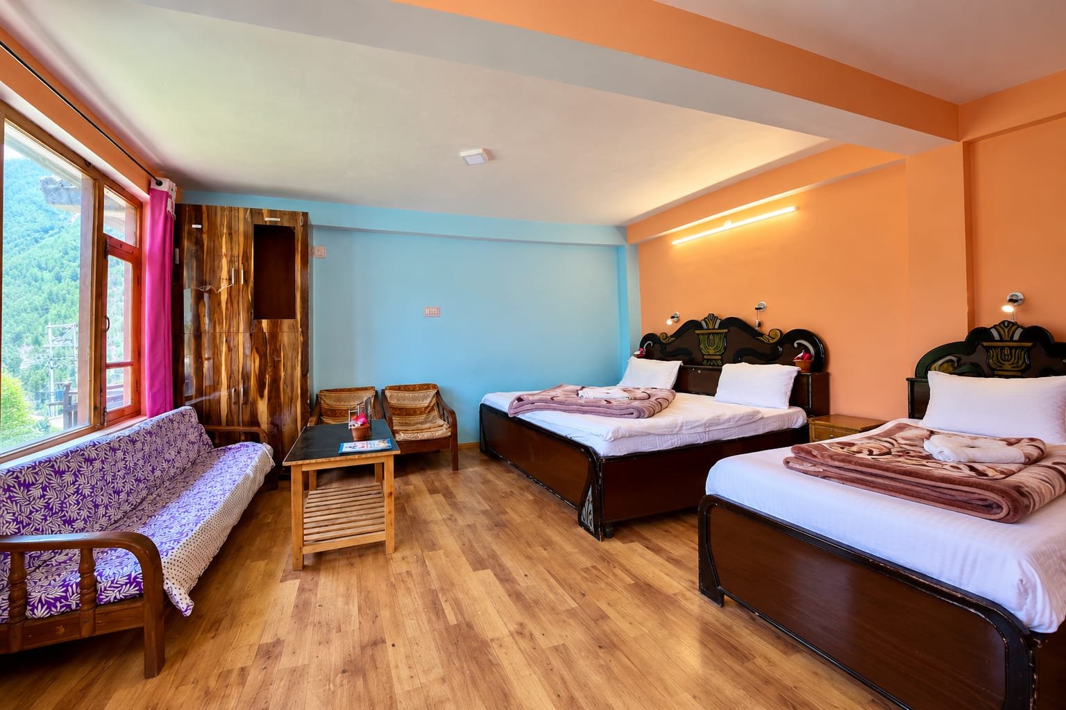 Semi-Deluxe Family Suite
