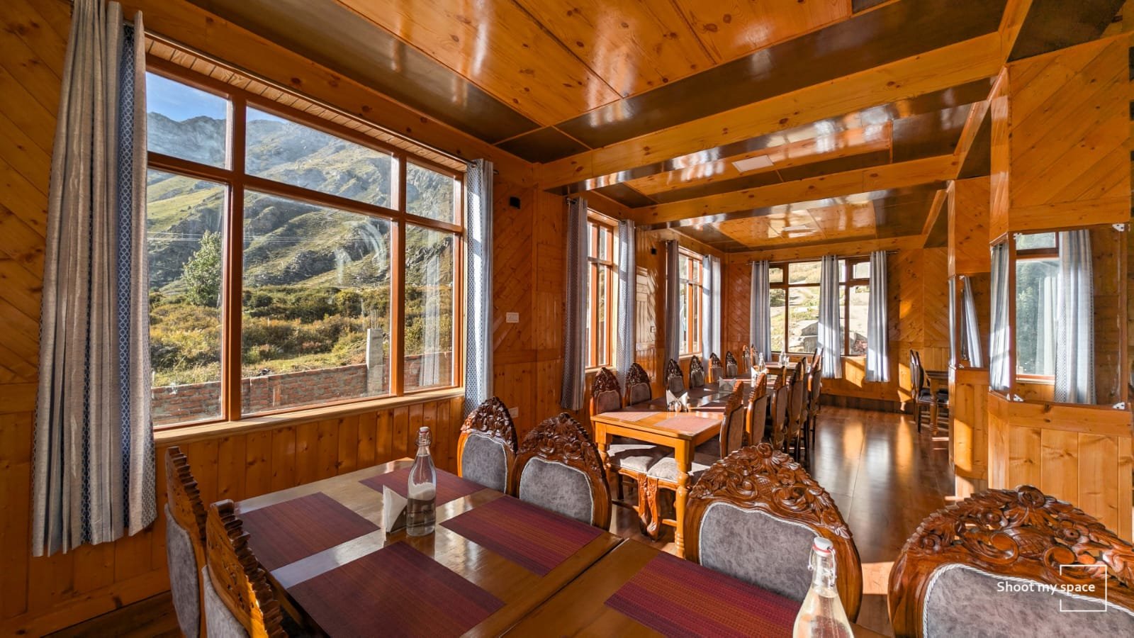 Restaurant at Chitkul, Himachal Pradesh (3/4)