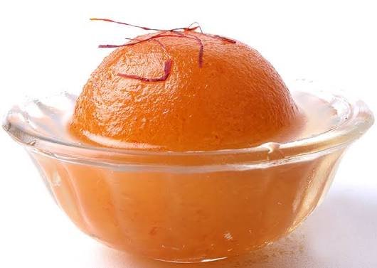 Hot Gulab Jamun / Rasgulla