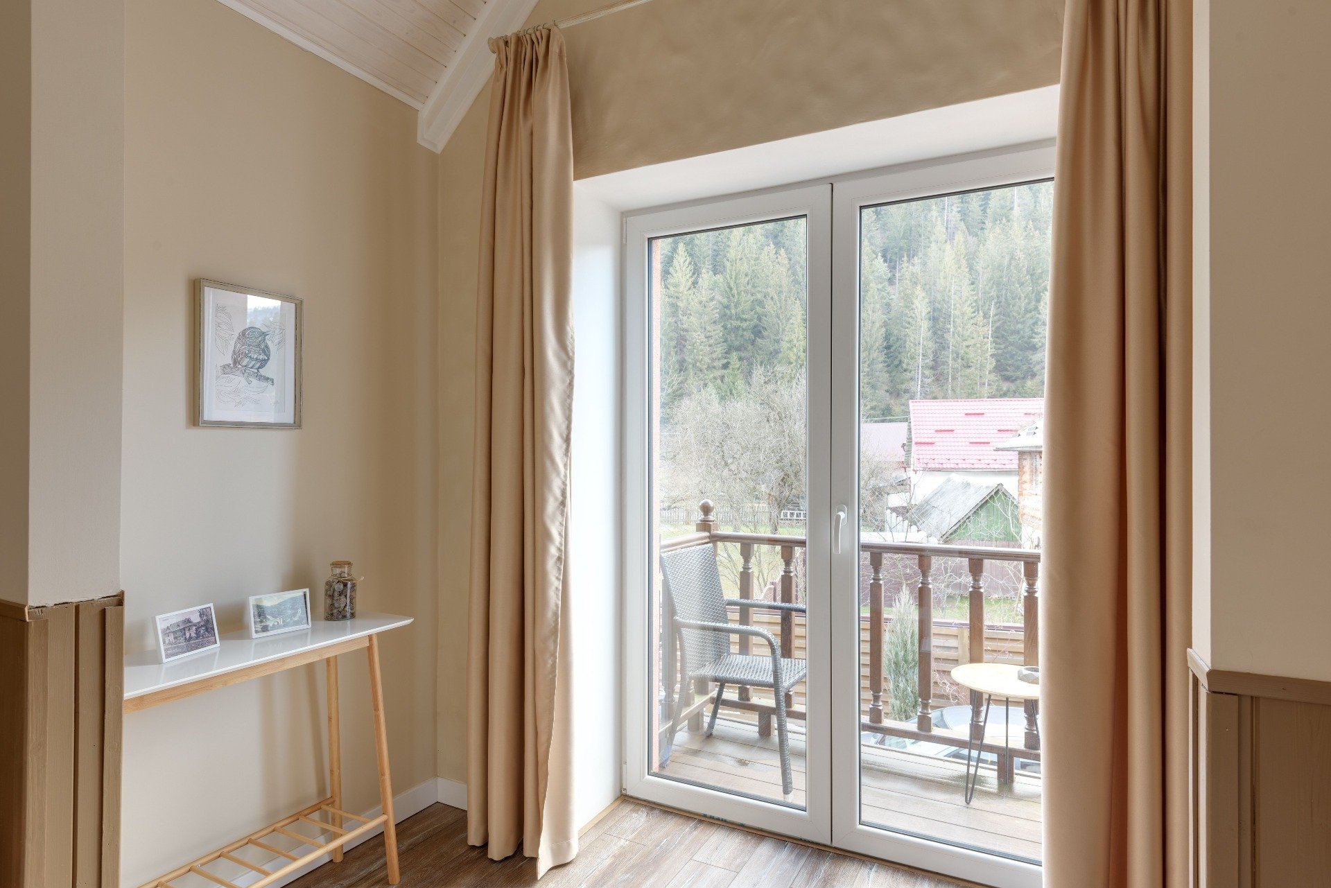 Mountain View Room with Balcony