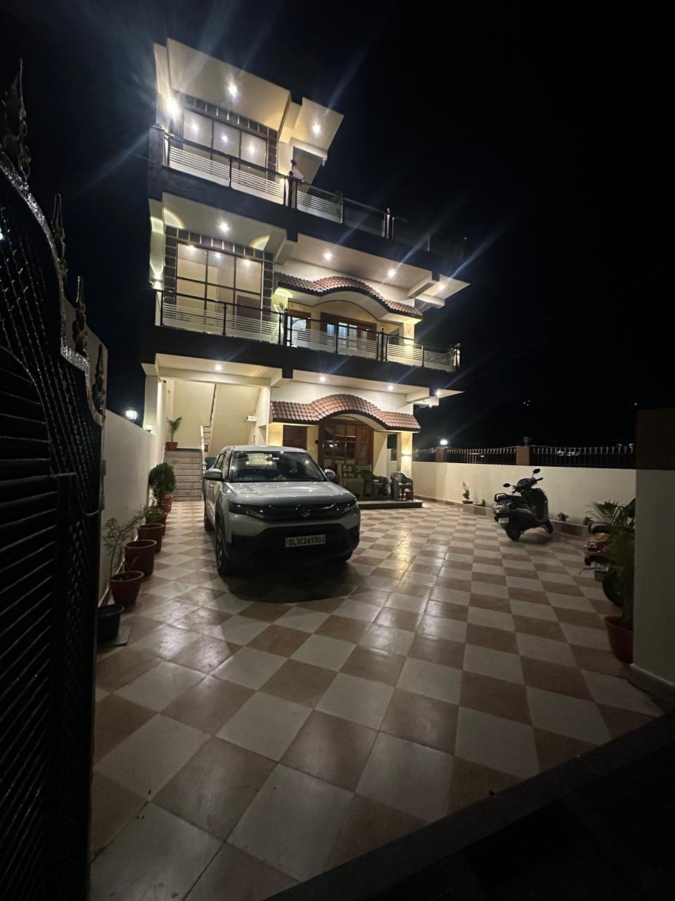 Parking at Kulhan, Uttarakhand